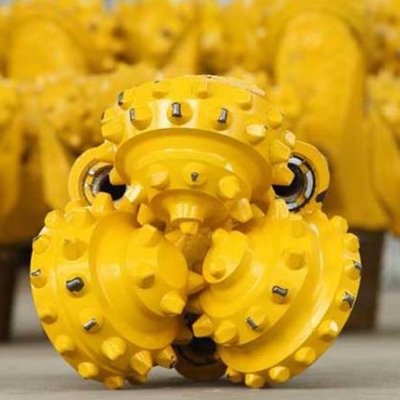 IADC/API/TCIの企業を積む回転式掘削装置のためのTricone石のローラー・ビットの炭化タングステンの製鉄所の歯